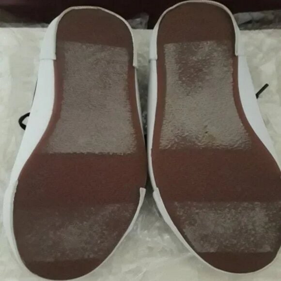 OLD NAVY BLACK WITH WHITE SOLE LACE UP SNEAKERS SIZE 9.5M NIB - Picture 3 of 4